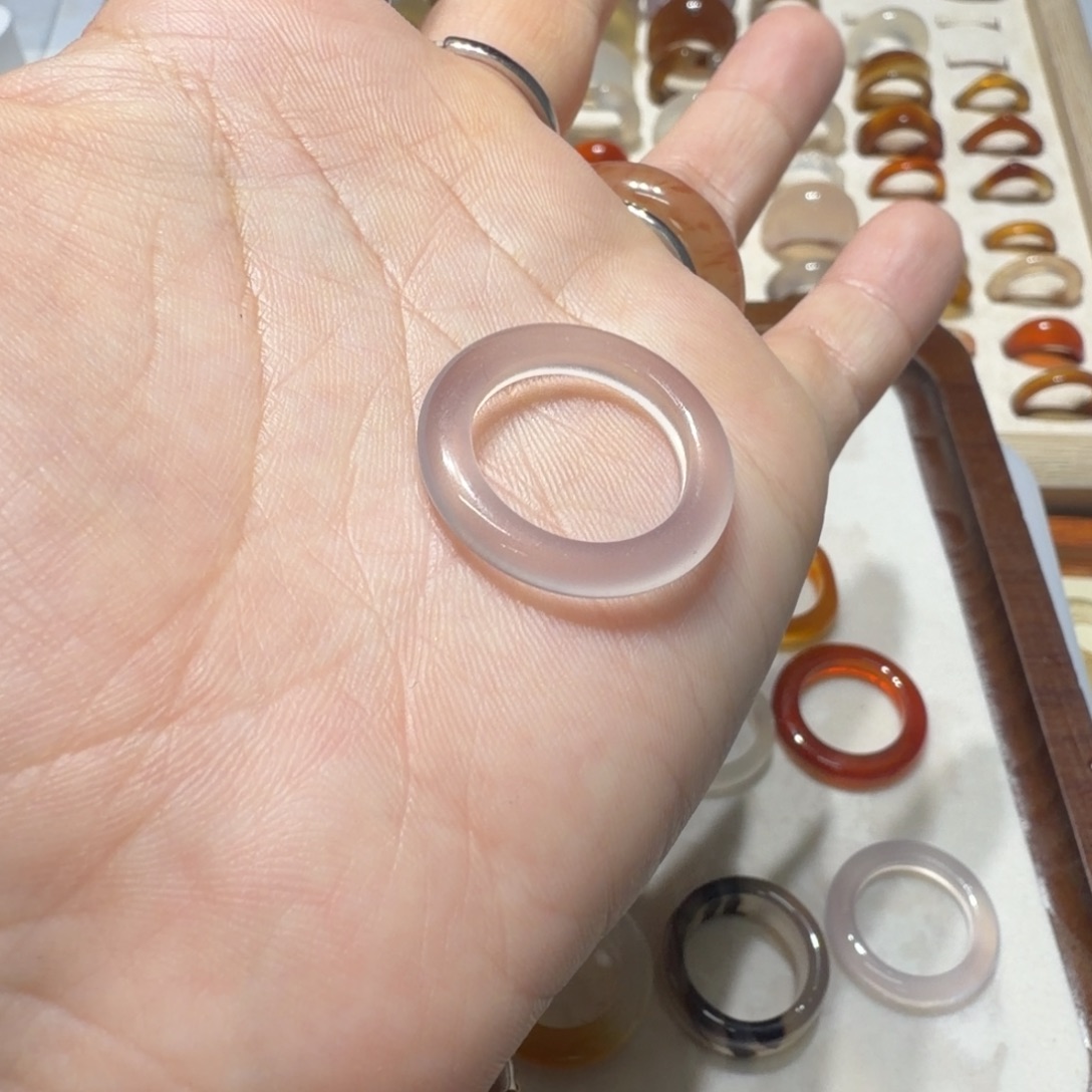 徐***丽玛瑙/玉髓未镶嵌戒指港15