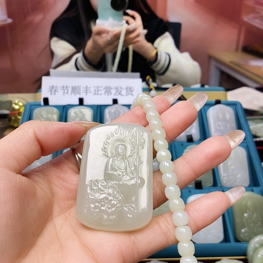 和田玉颈饰未镶嵌热*.