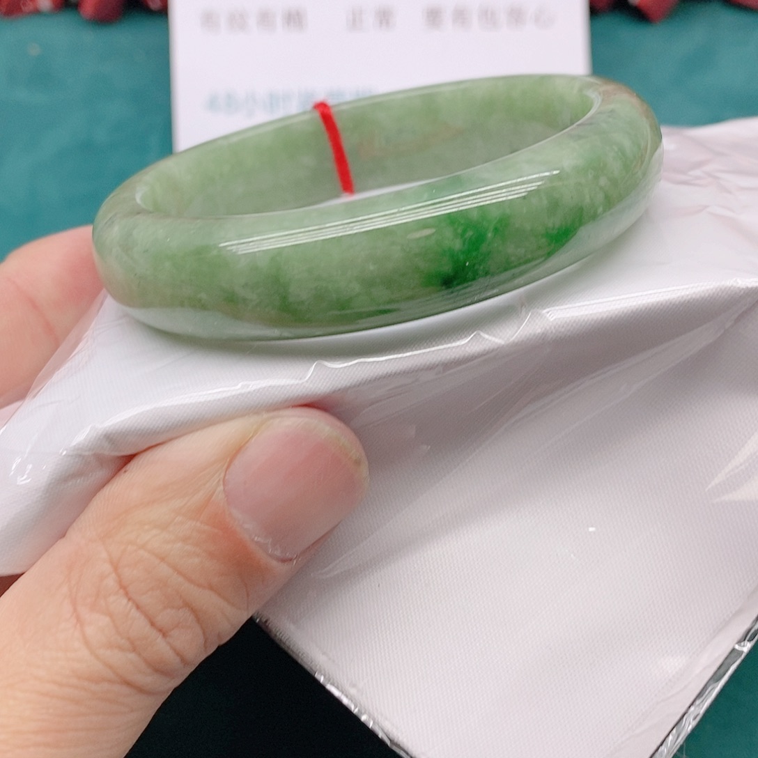 翡翠手镯未镶嵌清**雨42222222222