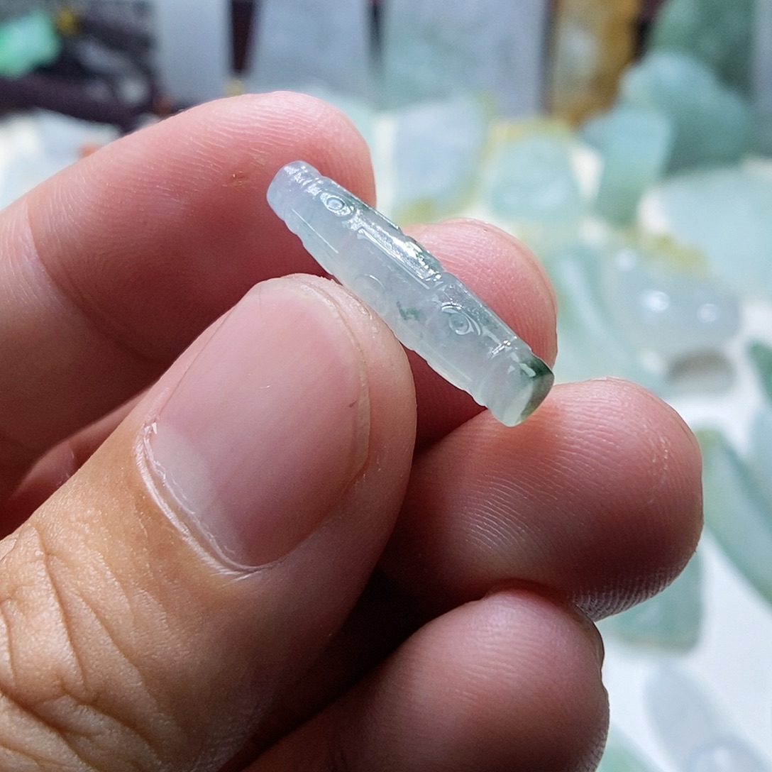 思***荣定制翡翠未镶嵌桶珠