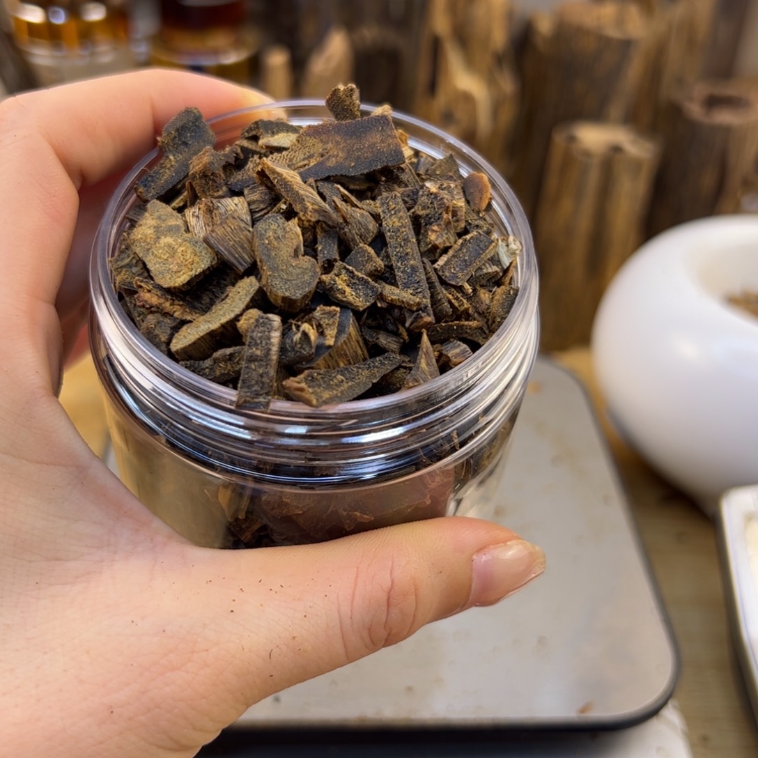 玉***霞沉香沉香碎屑棋楠沉香金沙叶车珠碎料100克