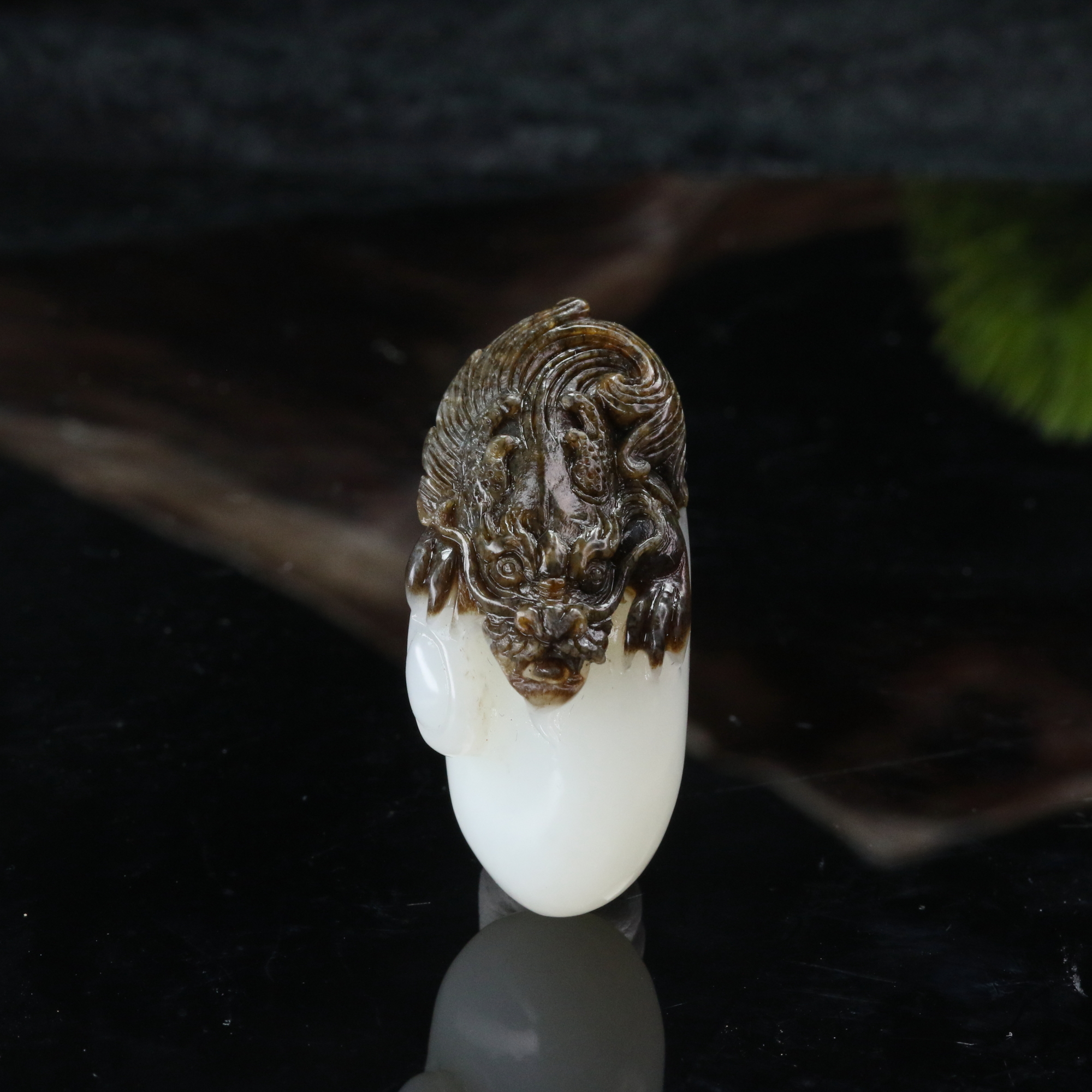 9和田玉黑皮金蟾挂件/100352上海嘉禾拍卖