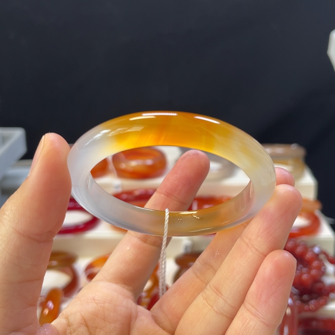 玛瑙/玉髓手镯未镶嵌