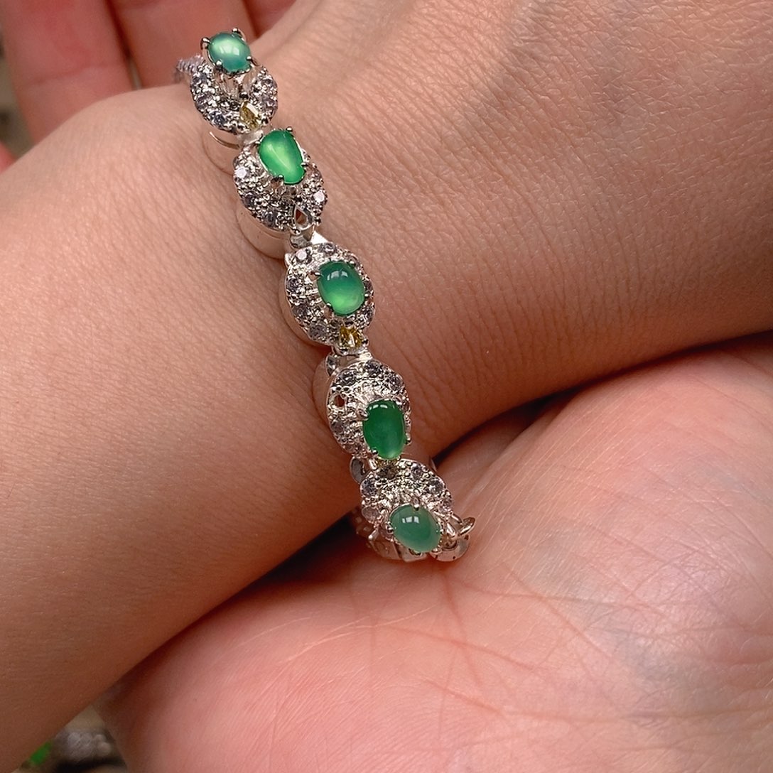 翡翠耳饰未镶嵌翡翠蛋面