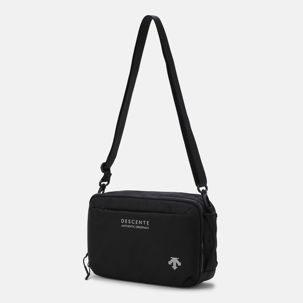 DESCENTE/迪桑特方形挎包简约包百搭休闲运动风SQ323UBG76
