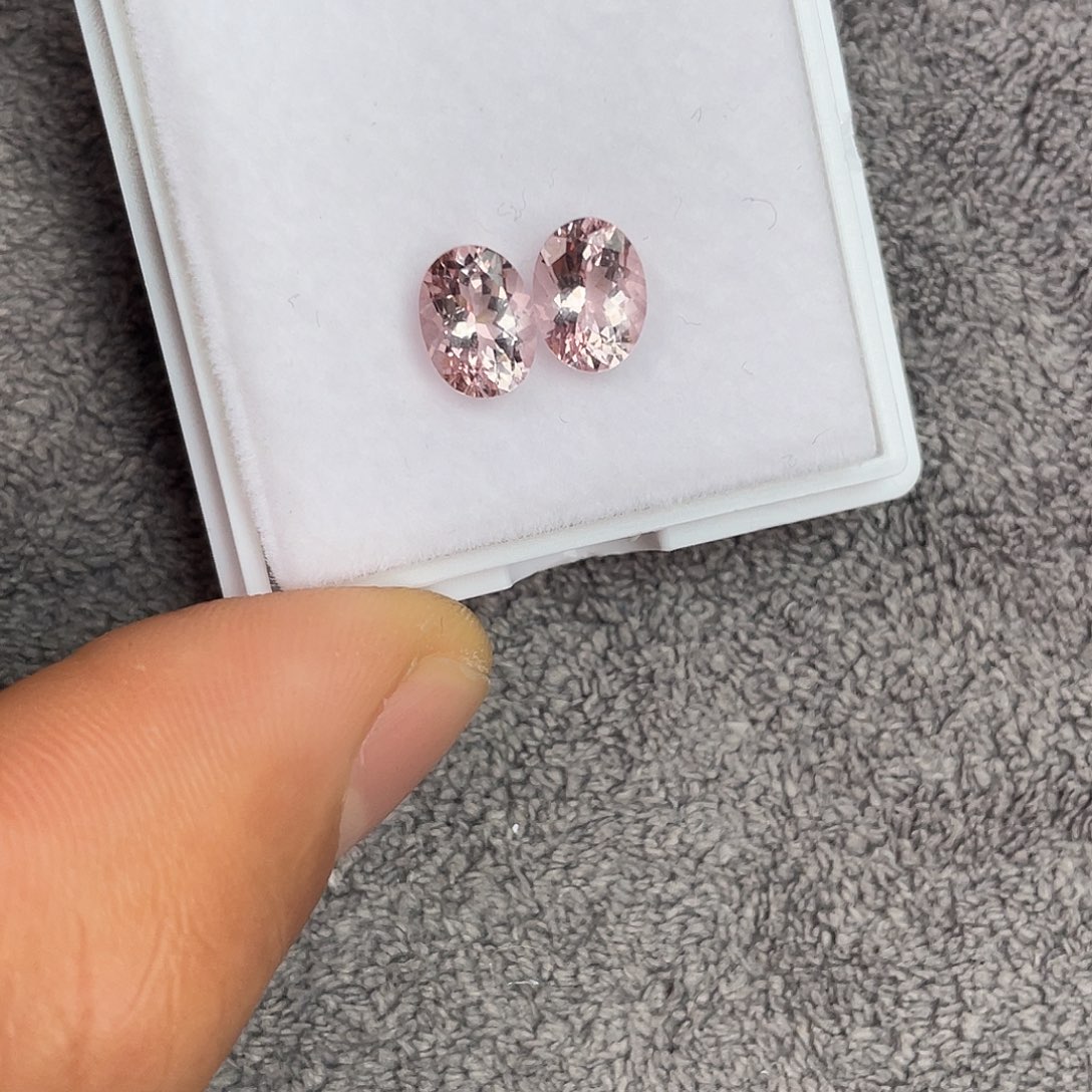 绿柱石（摩根石）裸石未镶嵌一对2.52Ct