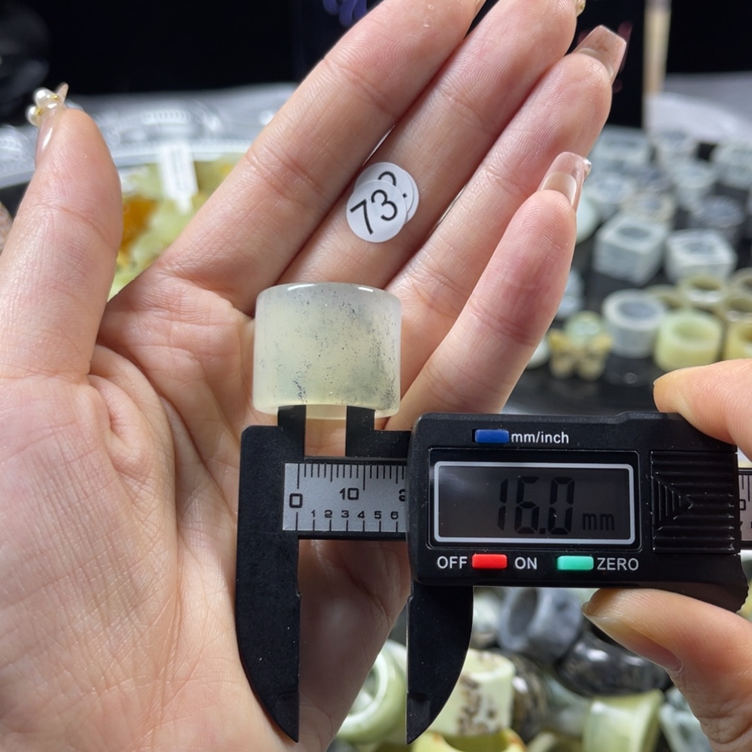 蛇纹石玉未镶嵌戒指