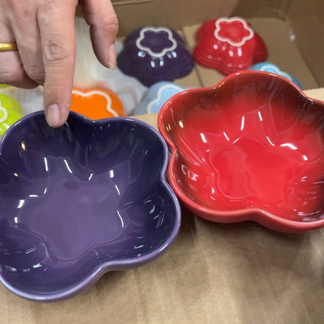 瓷花朵碗葡萄紫加红色两个