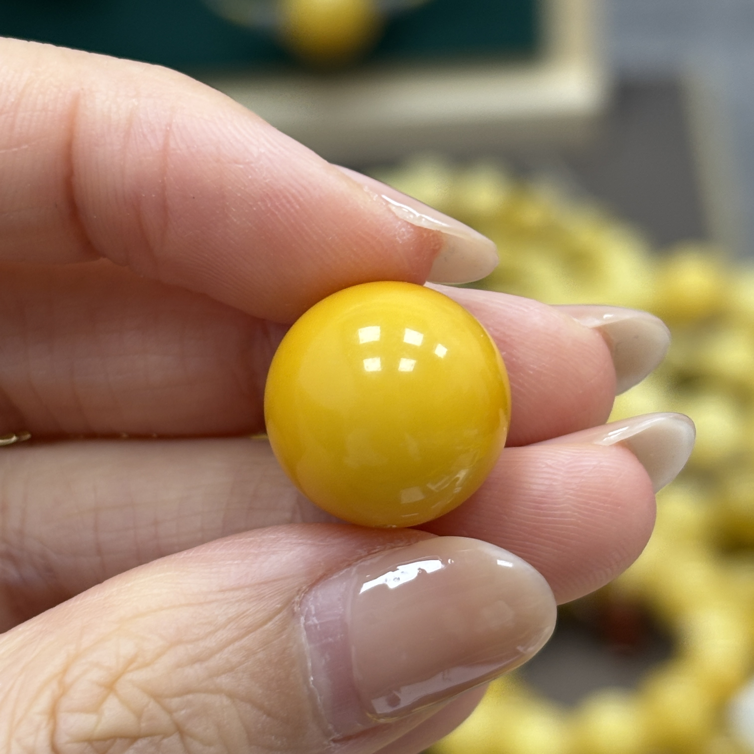 15.1mm带皮色· 小妖珠宝天然原矿琥珀蜜蜡