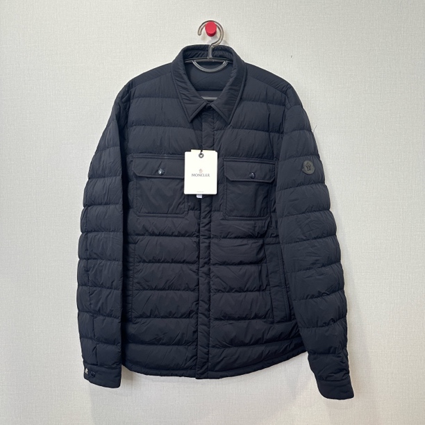 未使用 MONCLER 黑标羽绒服 尺码：5  11659