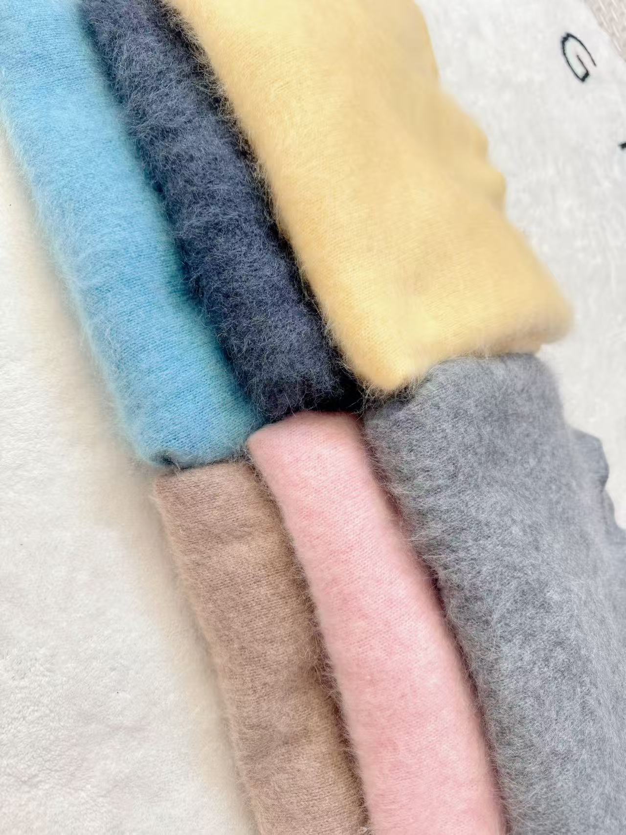 【丹丹甄选】梦幻花纱拉毛半高领羊毛羊绒打底衫