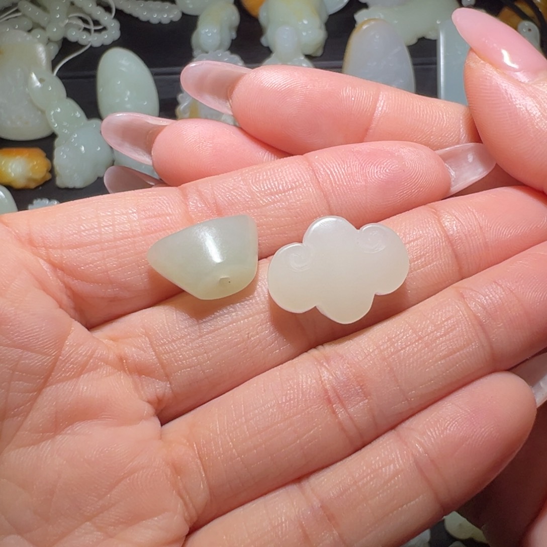 颈饰未镶嵌和田玉红****三