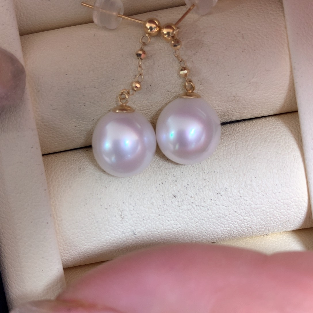 18K金镶嵌海水珍珠耳饰