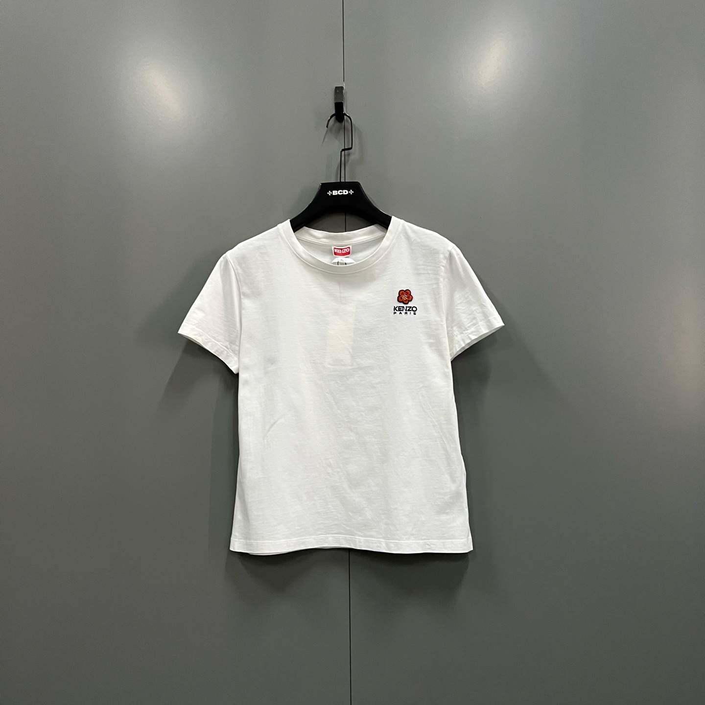 tt7 白色花朵刺绣短袖 XL码/020039