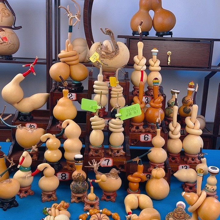 我***里哈哈哈哈哈哈哈哈哈哈