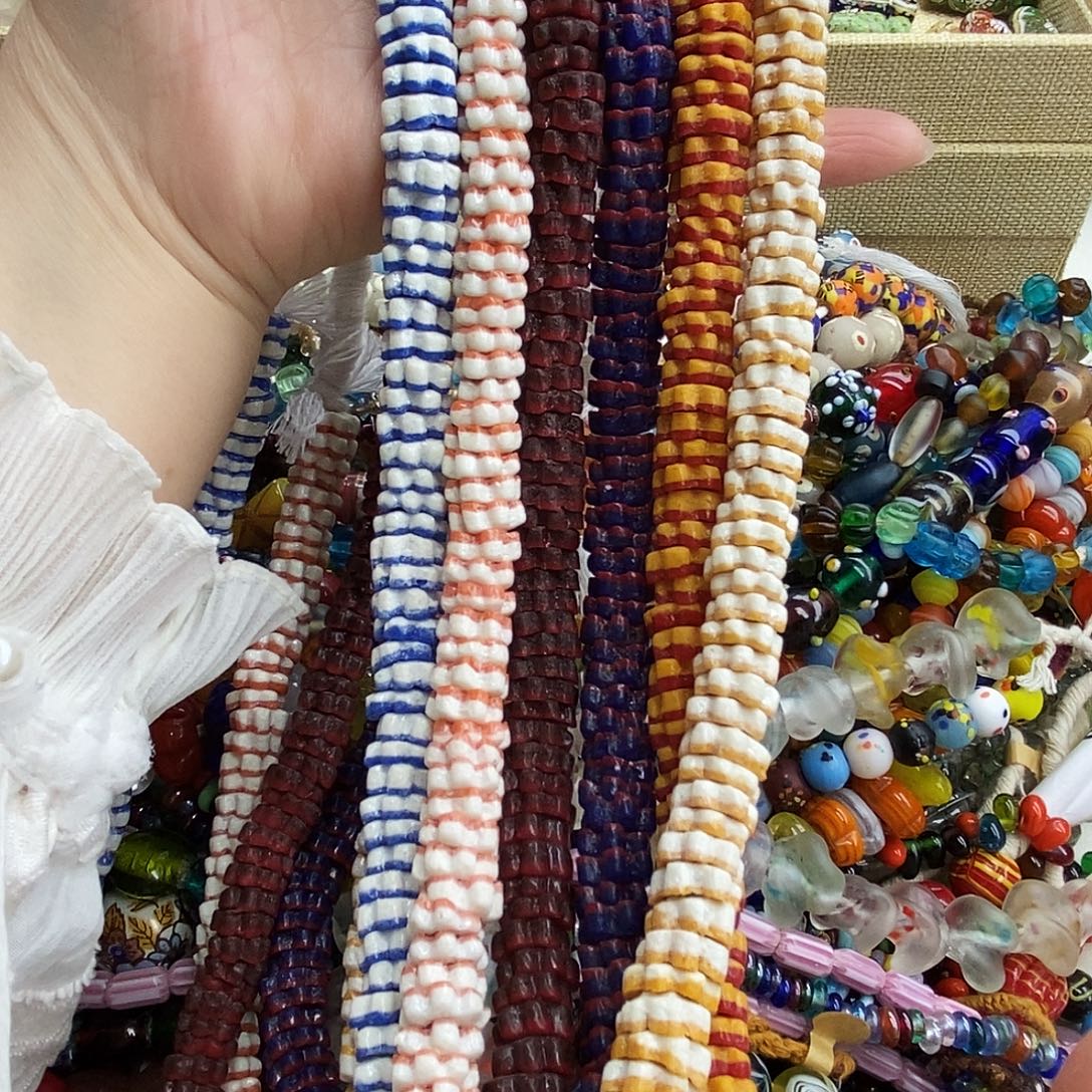 琉璃颈饰非洲长条双面花隔片，一条价格，喊我选