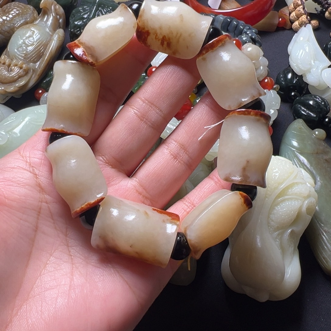 偷***闲和田玉未镶嵌颈饰