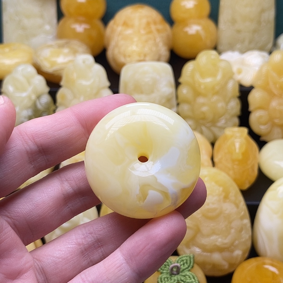 琥珀颈饰未镶嵌琥珀蜜蜡吊坠