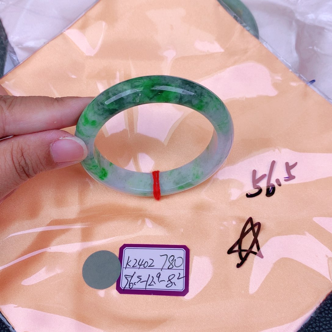 翡翠手镯未镶嵌缅甸翡翠