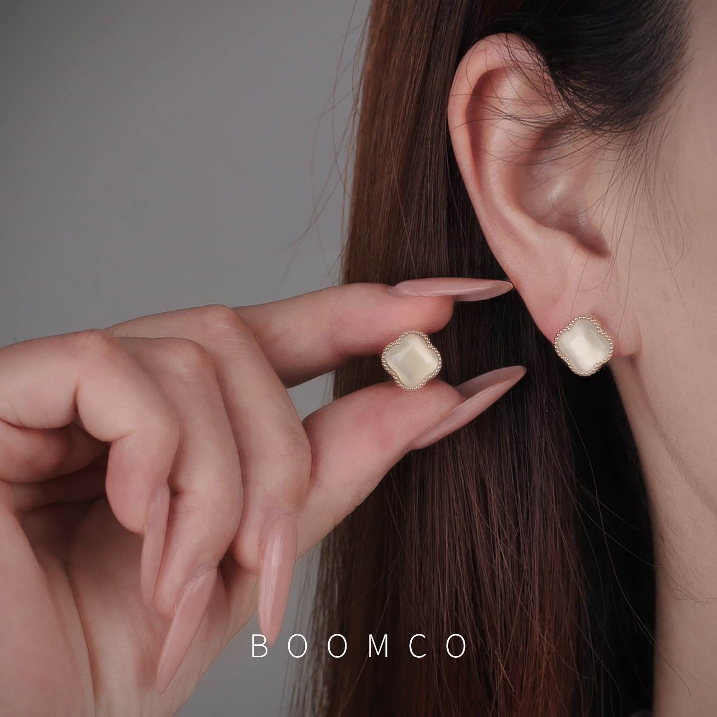 BOOMCO 铜合金耳饰 猫眼石四叶草耳环小众高级感小巧轻奢百搭耳扣