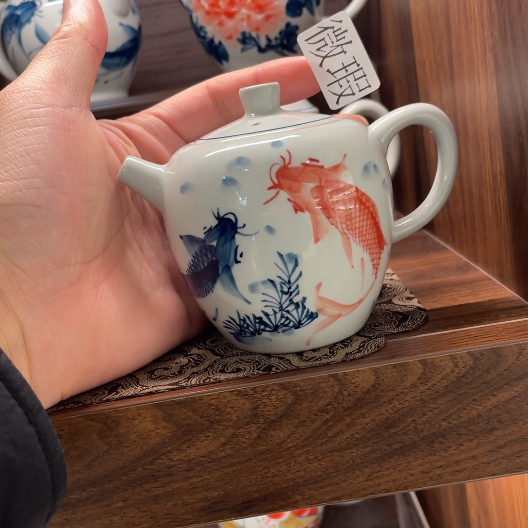 釉下手绘茶具微瑕