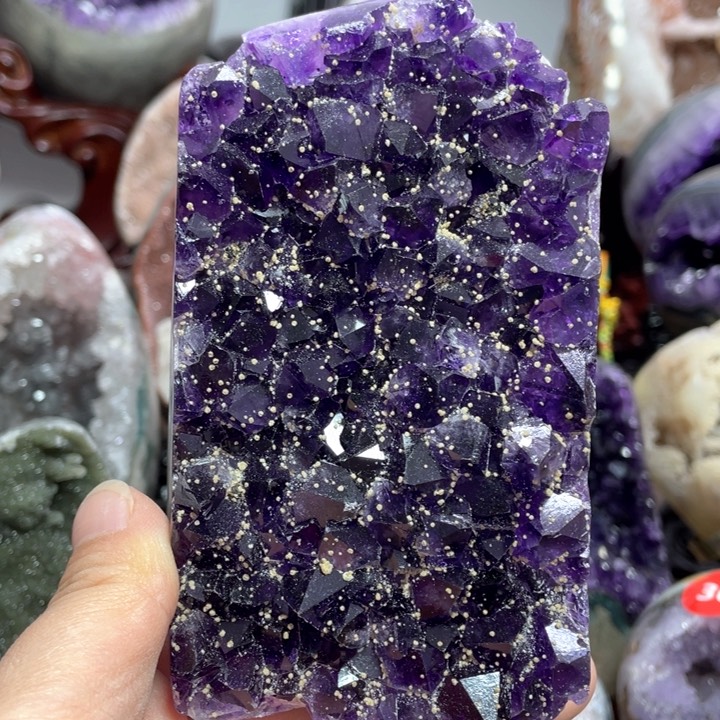 水晶摆件未镶嵌捡漏