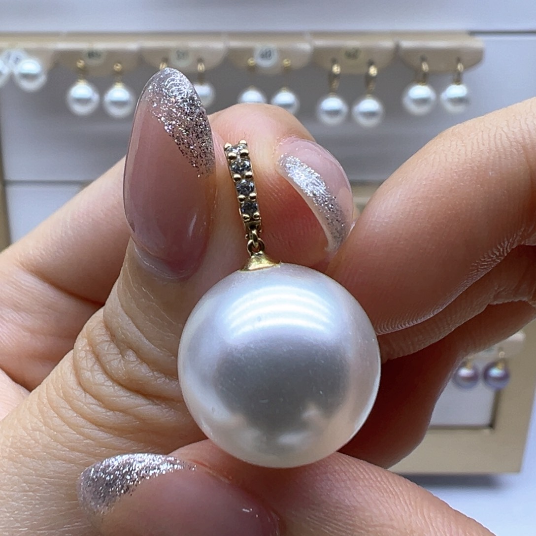 淡水珍珠18K金镶嵌颈饰