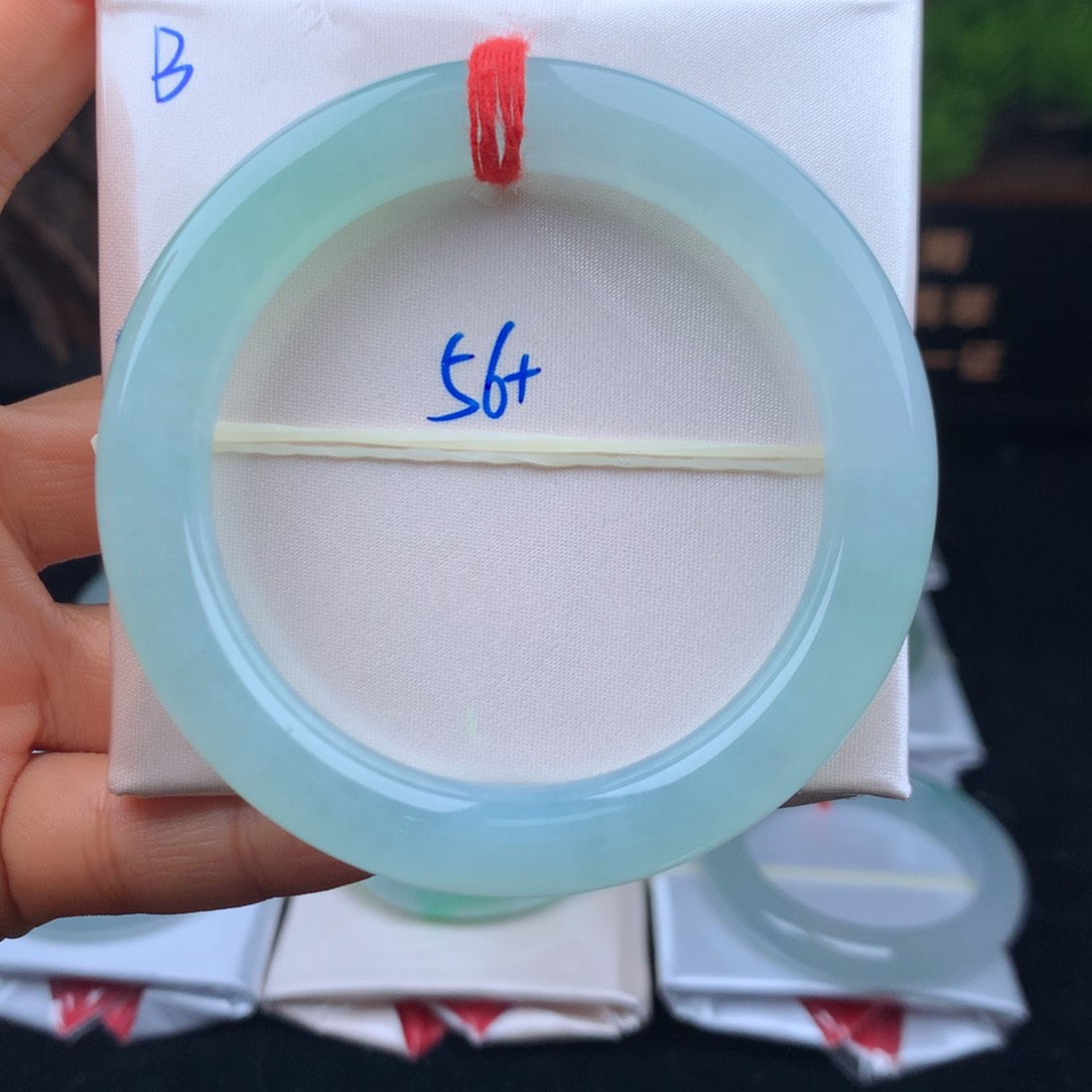 翡翠手镯未镶嵌手镯