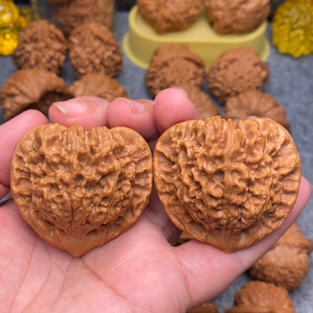 文玩核桃把件46.5全品毕业麒麟纹官帽