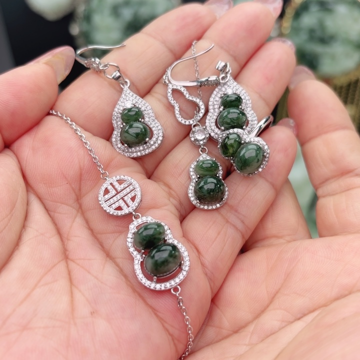 雨***晴透闪石-蛇纹石玉银S925镶嵌戒指