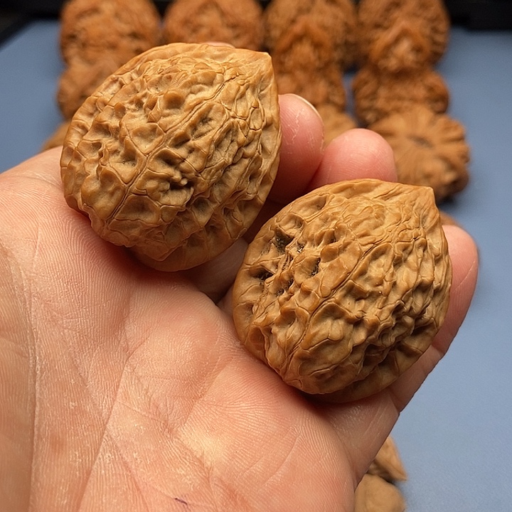 文玩核桃把件纯野生核桃