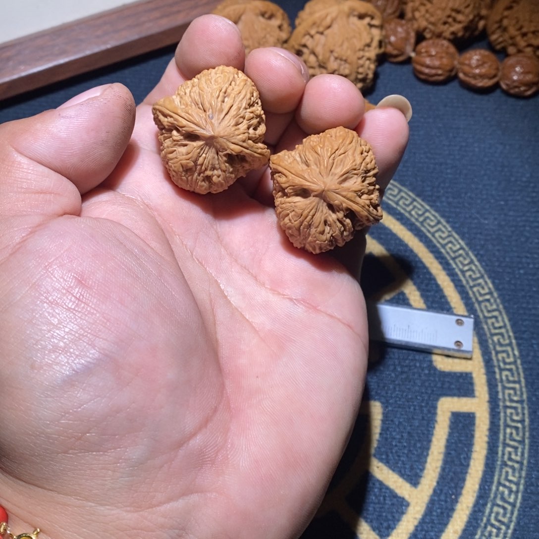 文玩核桃吊坠南疆石