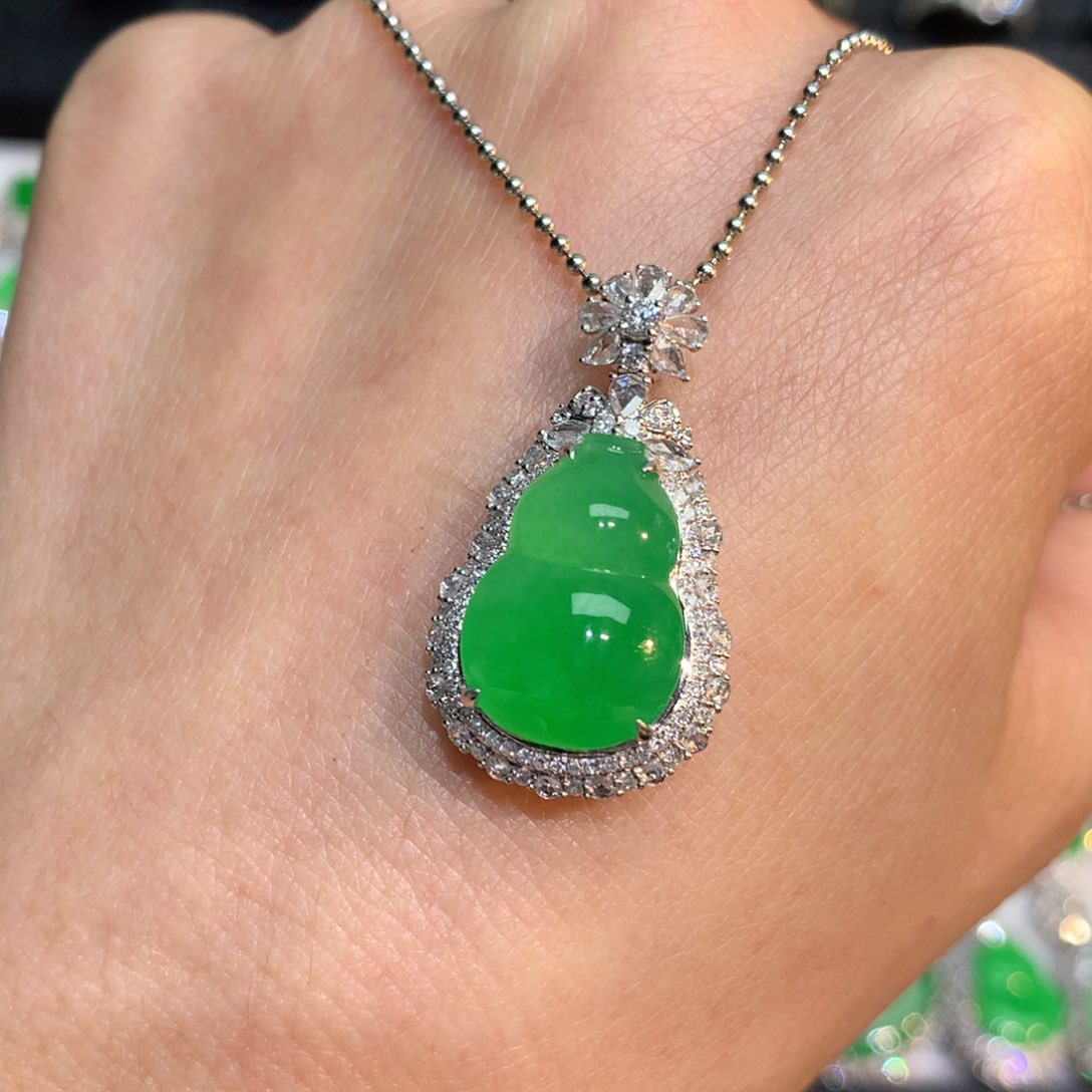 翡翠颈饰18K金镶嵌佳*缅甸翡翠