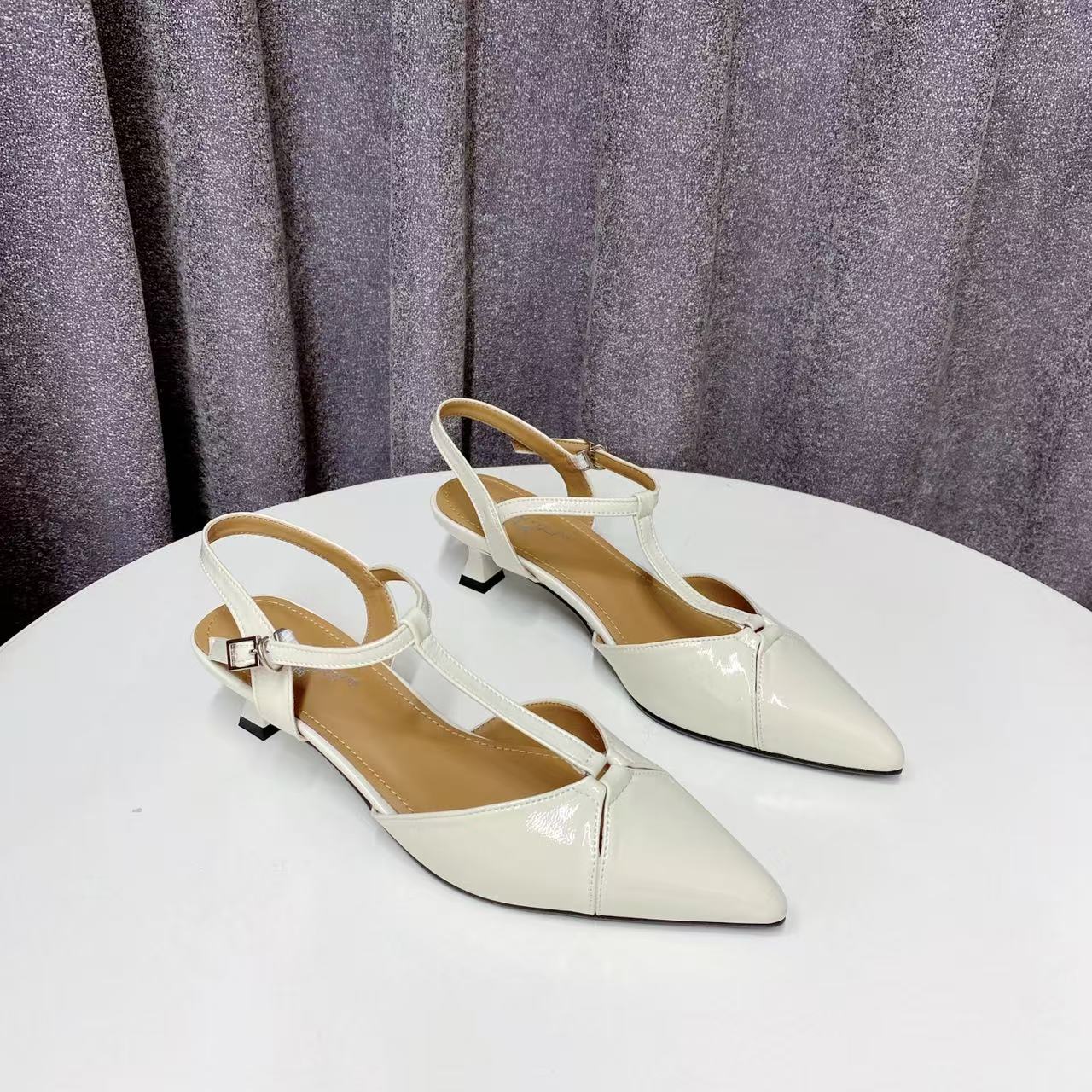 C7394 米色  夏季新款2025新款气质细跟包头时装女凉鞋