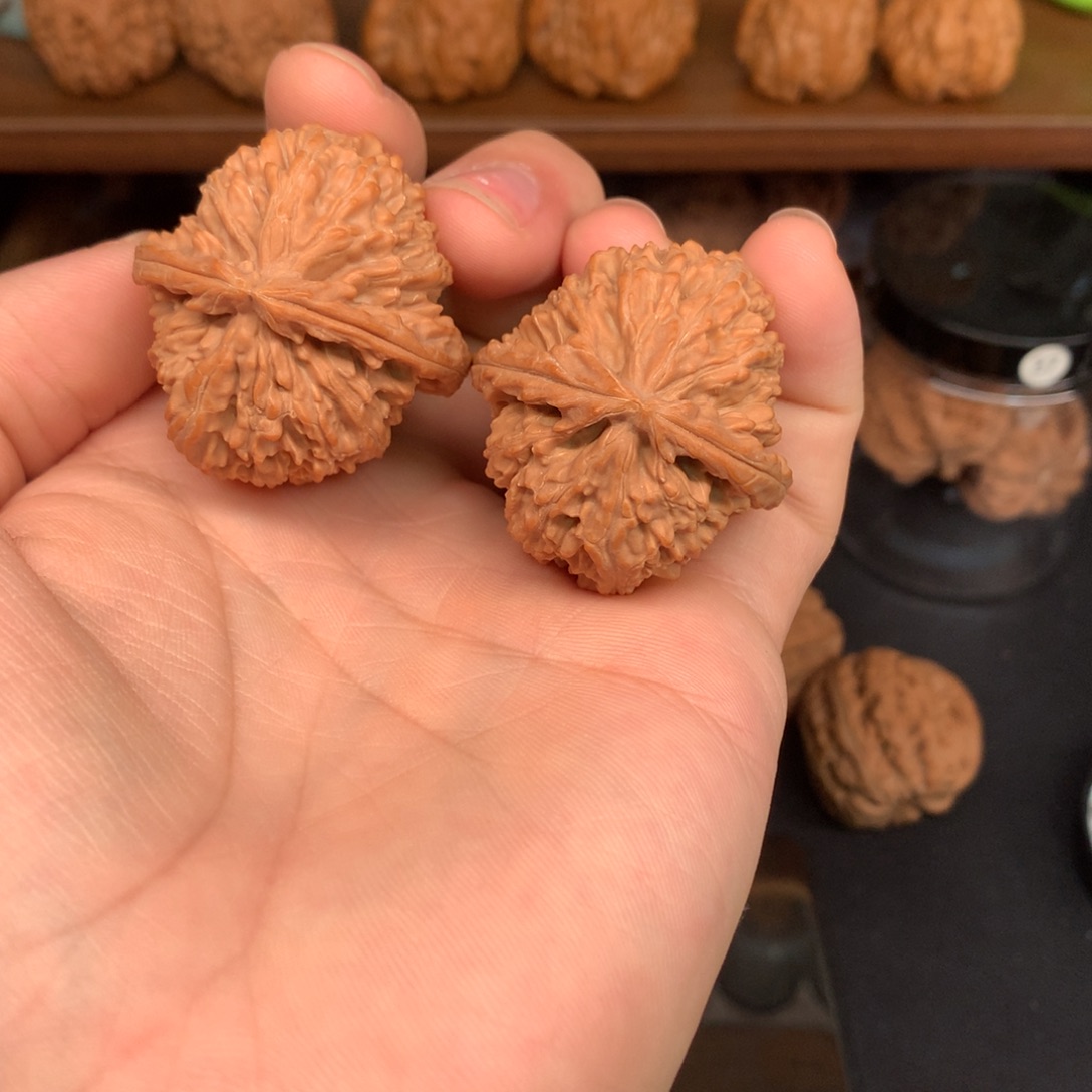 萍***g手串文玩核桃36白狮子