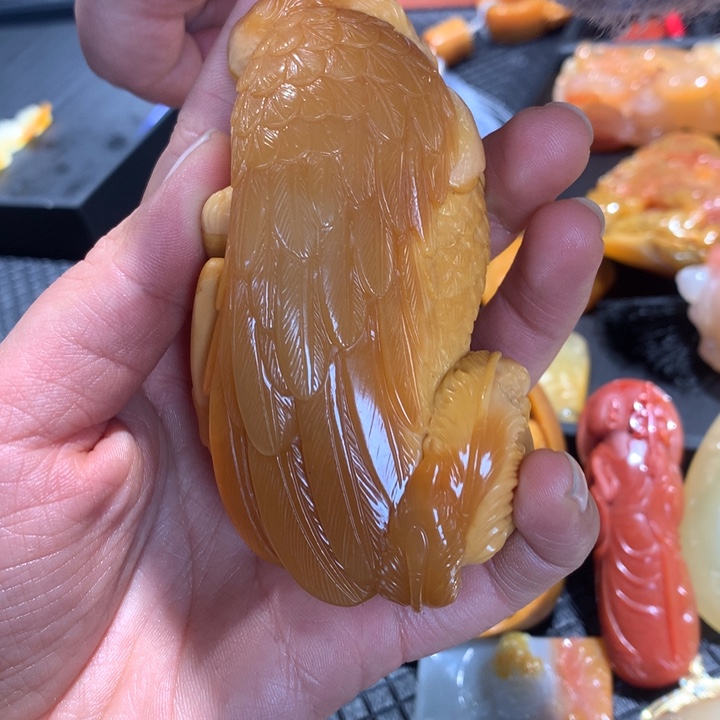 石英质玉（黄龙玉）未镶嵌颈饰