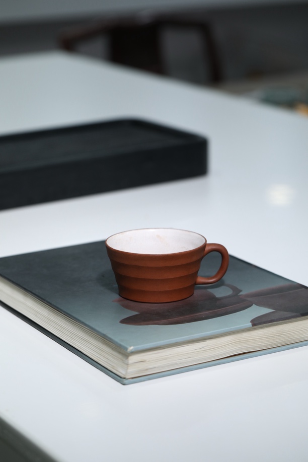 紫砂一厂60清水泥节节高升执把杯