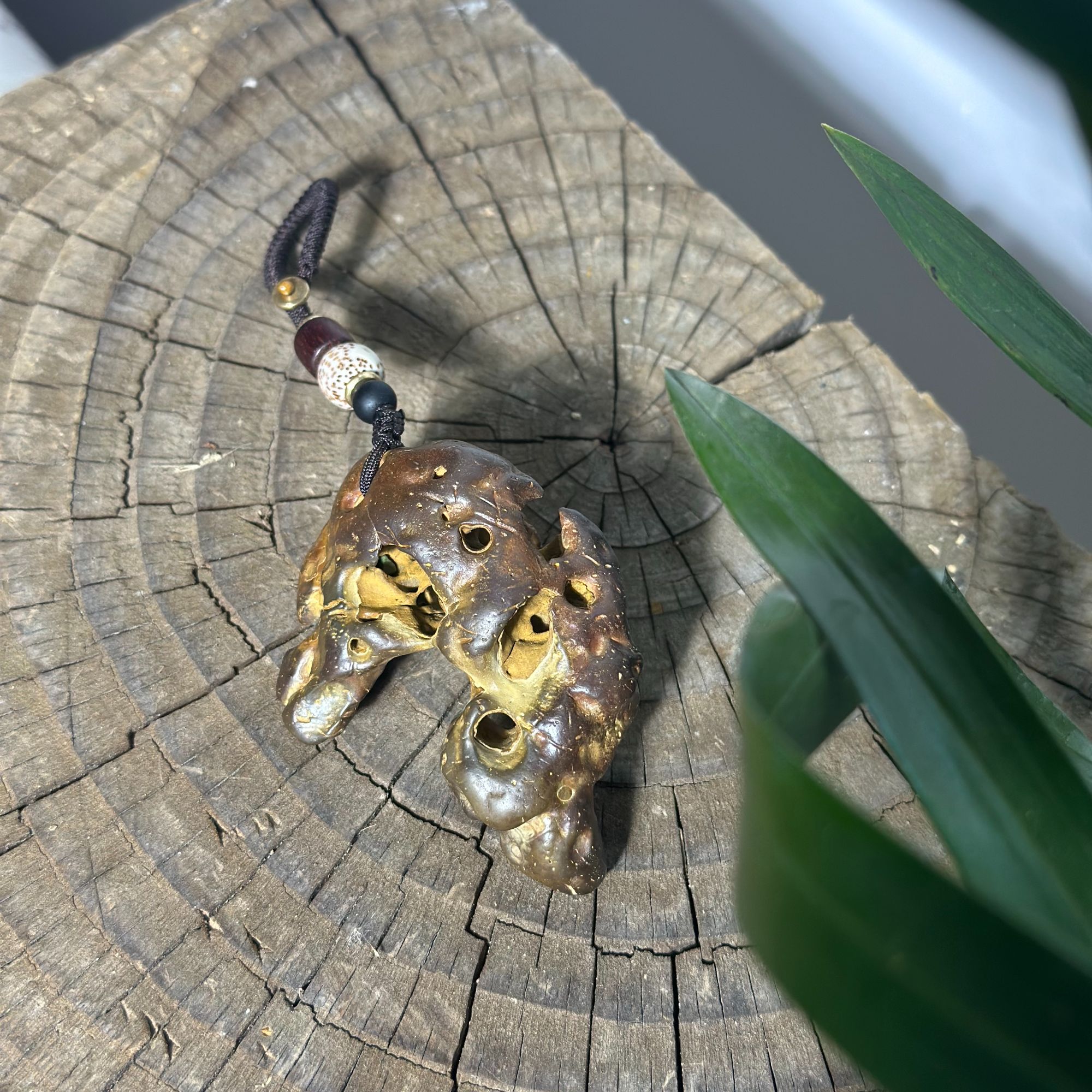 太湖水石精品原皮裸石 6cm*5cm 手把茶宠炉盖立供