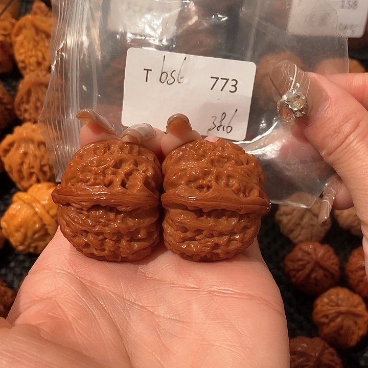 文玩核桃吊坠?***蛋球白38.2