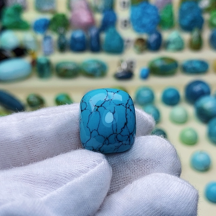 绿松石配饰未镶嵌