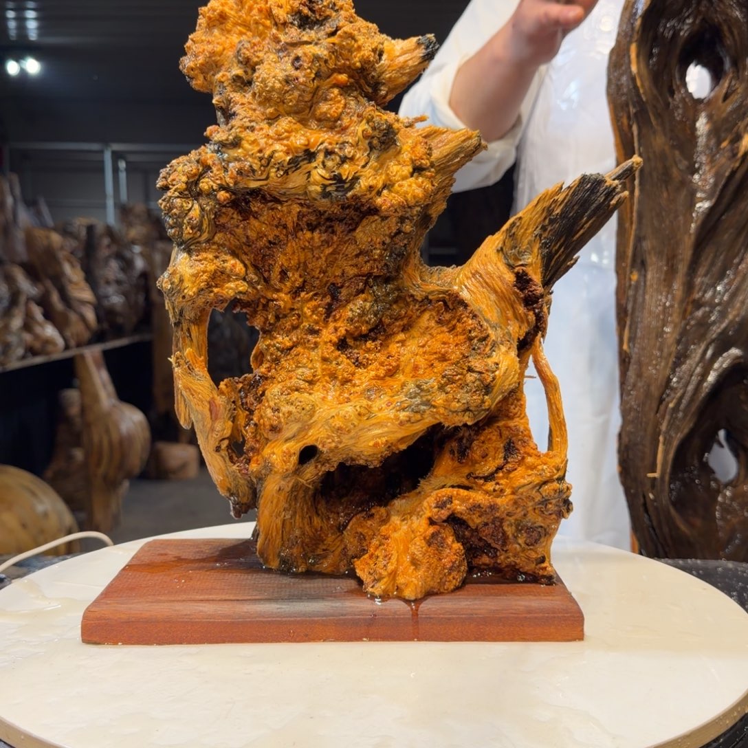 虎***哥木王一刀琥珀木摆件27