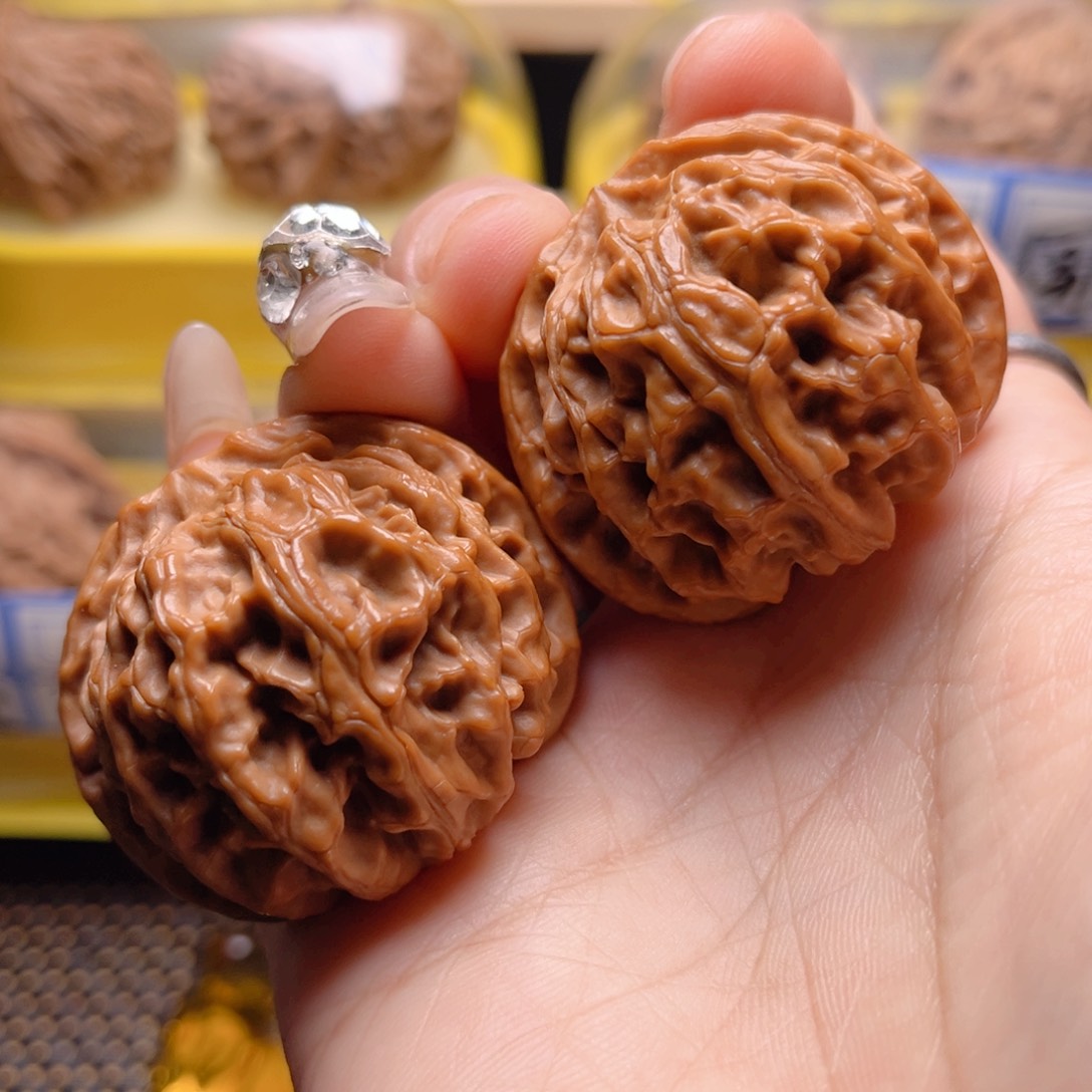 文玩核桃把件苹果园