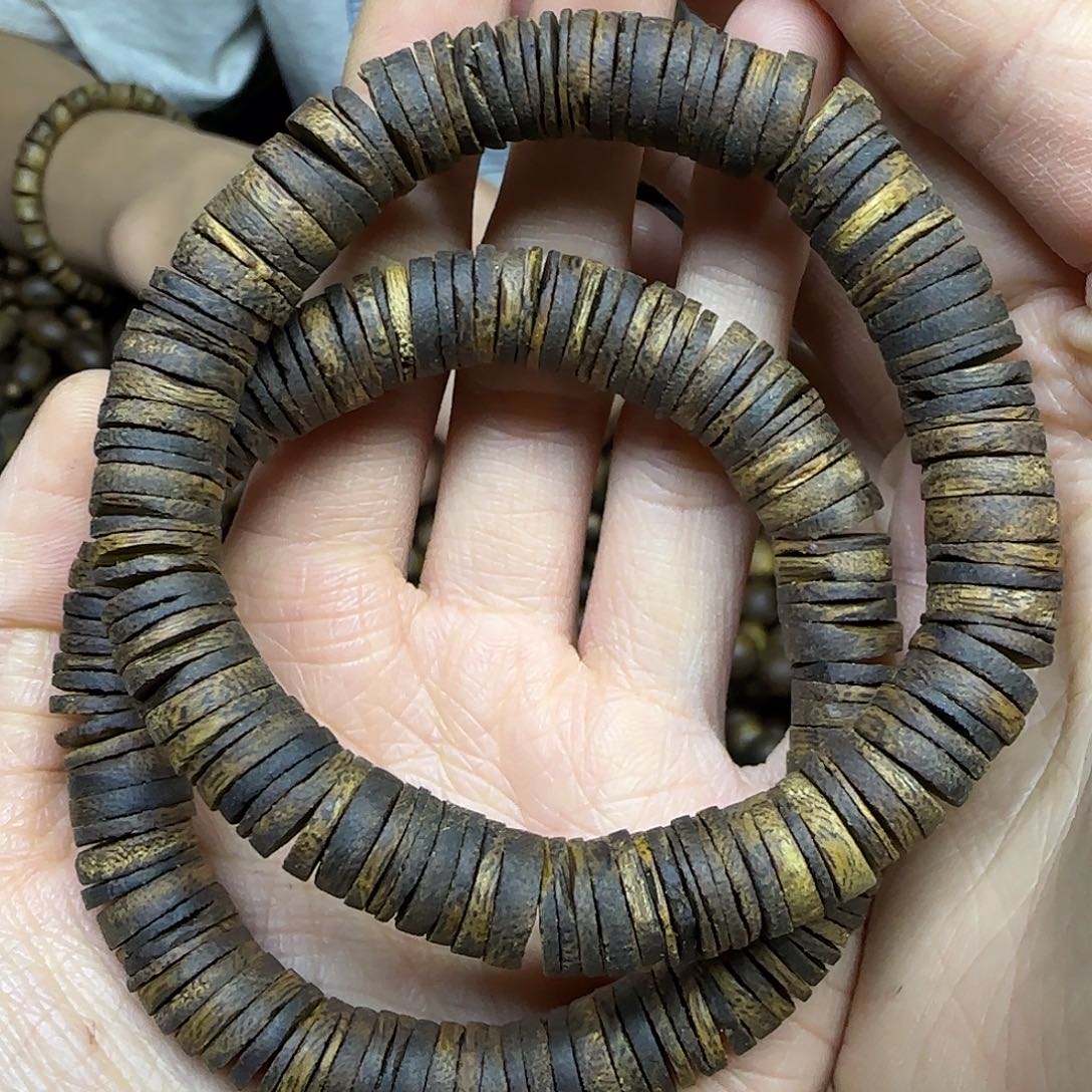 沉香碎屑沉香+沉水浮1.0片片珠单圈12克加多样性发一