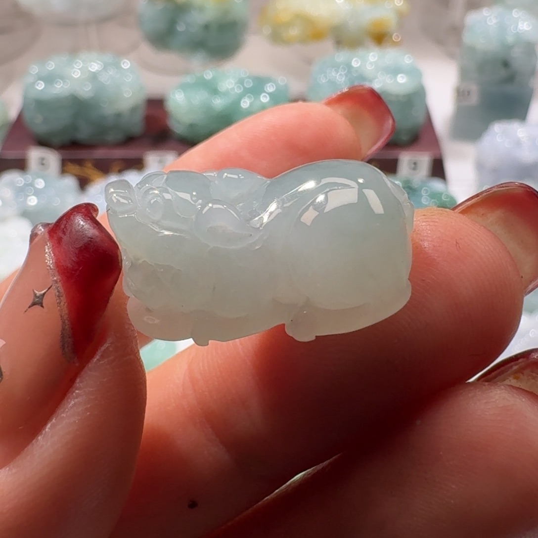 定制翡翠未镶嵌貔貅