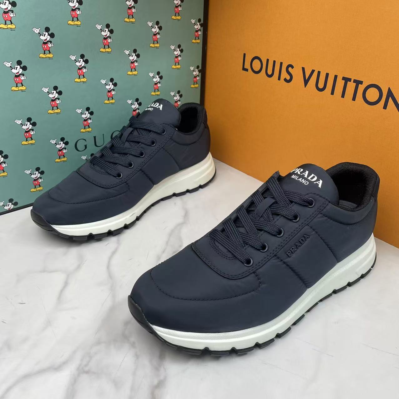 未使用 Prada/普拉达 藏蓝色尼龙面料潮流运动鞋 42/43码/全新