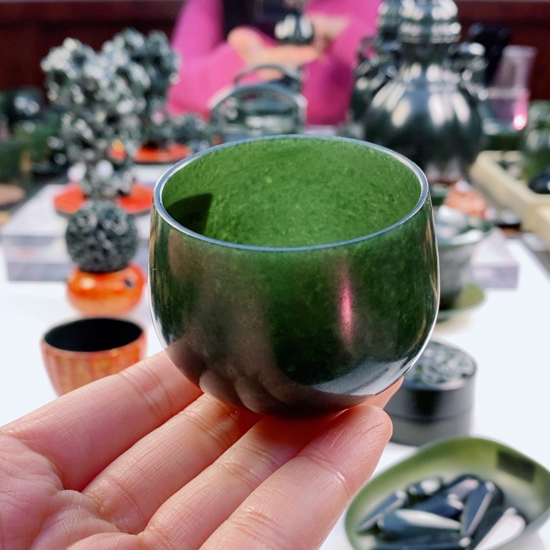 和田玉（青玉）把件未镶嵌微瑕