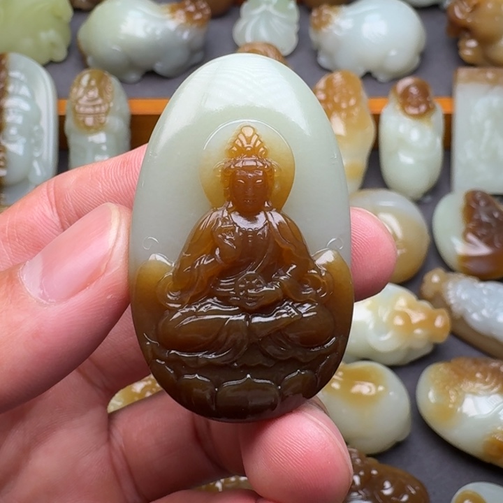 和田玉颈饰未镶嵌花*哥