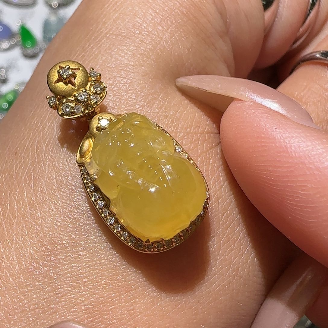 【闪购商品】颈饰18K金镶嵌翡翠天然