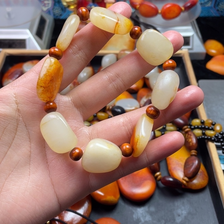 遵***哥和田玉未镶嵌颈饰