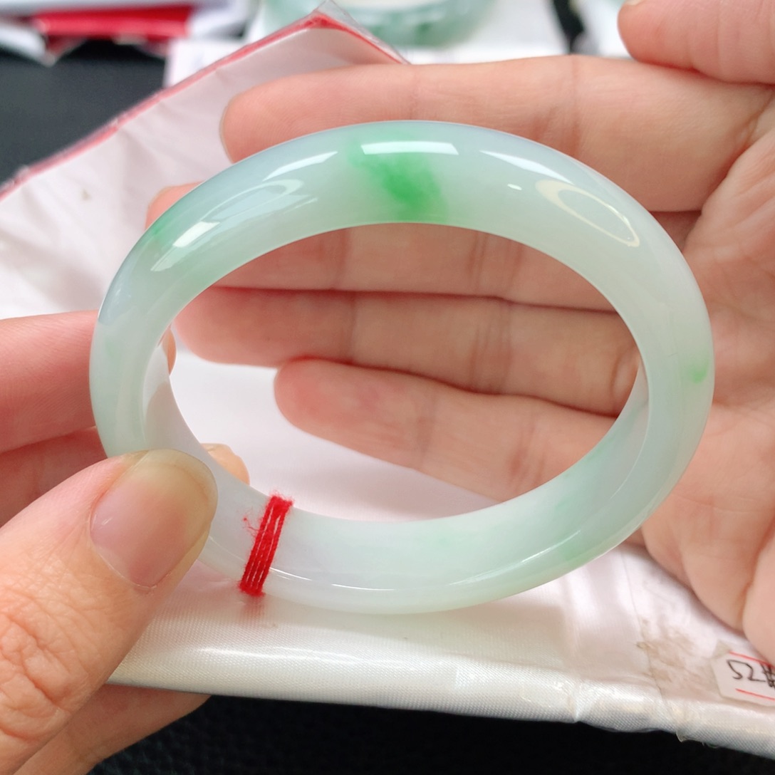 翡翠未镶嵌手镯贵妃52